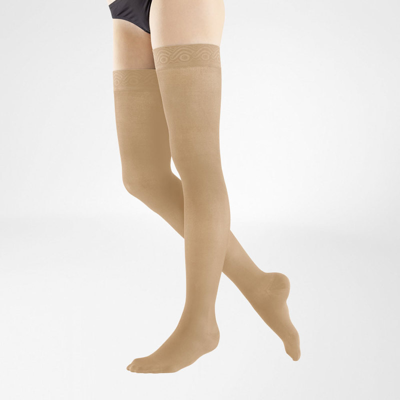 Compression stockings VenoTrain look
